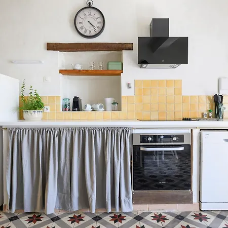Maison Bleue 26170