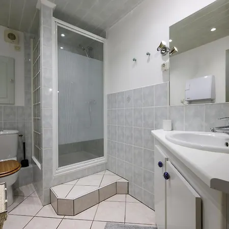 Holiday home Maison Bleue 26170 *