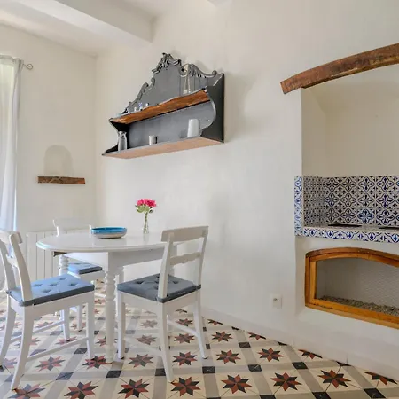 Holiday home Maison Bleue 26170 Mollans-sur-Ouveze