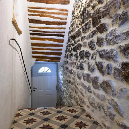 Holiday home Maison Bleue 26170 Mollans-sur-Ouveze